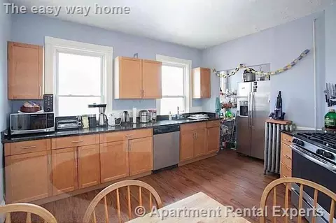 3 Kinnaird St #3, Cambridge, MA 02139