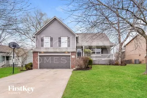 1708 Red Barn Rd, Raymore, MO 64083