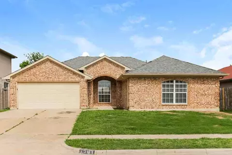 7501 Fossil Garden Dr, Arlington, TX 76002