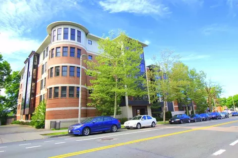 533 Cambridge St #105, Boston, MA 02134