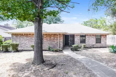 2027 Cherrywood Ln, Denton, TX 76209