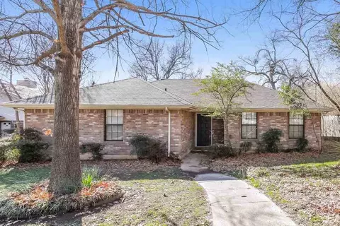 2027 Cherrywood Ln, Denton, TX 76209