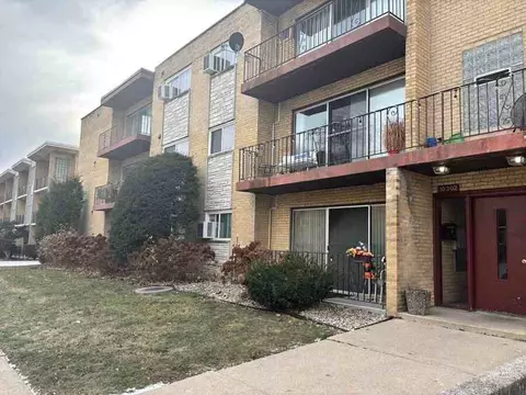 10302 S Komensky Ave #2, Oak Lawn, IL 60453