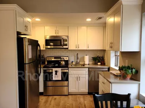 1720 N Queens Ln #3-170, Arlington, VA 22201