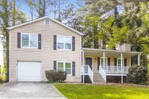 2897 Cherokee Cv, Stone Mountain, GA 30087