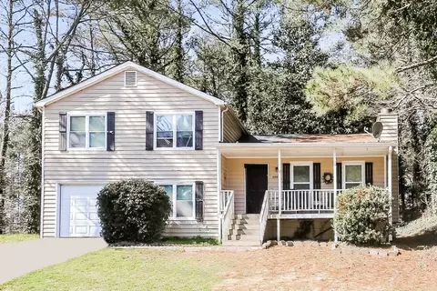 2897 Cherokee Cv, Stone Mountain, GA 30087