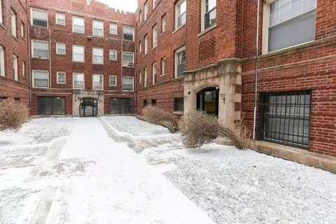 3265 W Wrightwood Ave #3W, Chicago, IL 60647