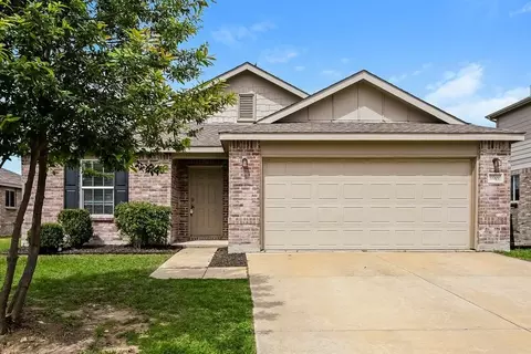 10009 Calcite Dr, Fort Worth, TX 76131