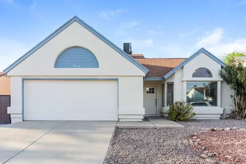 7916 N Roundstone Dr, Casas Adobes, AZ 85741