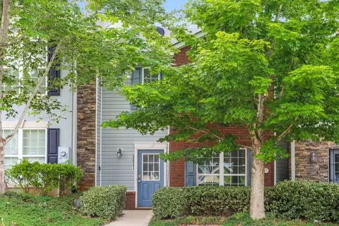 5621 Union Pointe Dr, Union City, GA 30291
