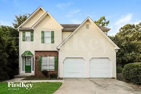 7910 W Shore Cir, Riverdale, GA 30296