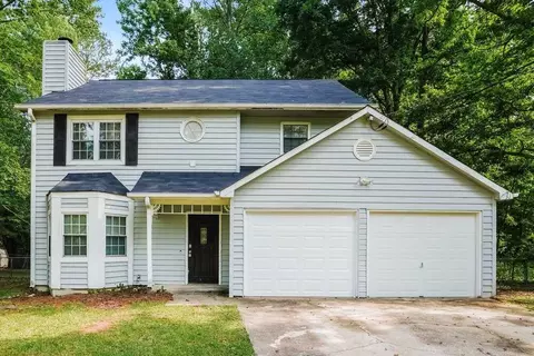 882 Stormy Ln, Jonesboro, GA 30238