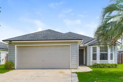 1976 Hunters Trace Cir, Middleburg, FL 32068