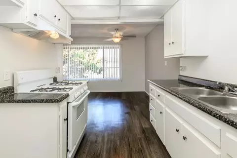 8300 Chapman Ave, Stanton, CA 90680