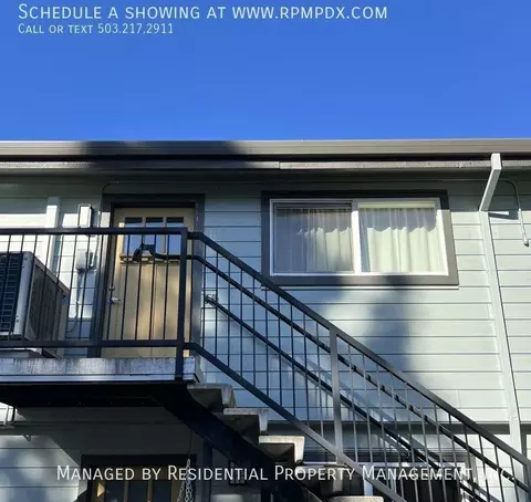 5715 NE Sacramento St #10, Portland, OR 97213