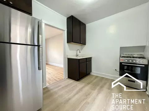 2700 N Spaulding Ave #1EE, Chicago, IL 60647