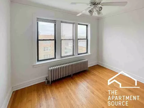 2542 W Summerdale Ave #3R, Chicago, IL 60625