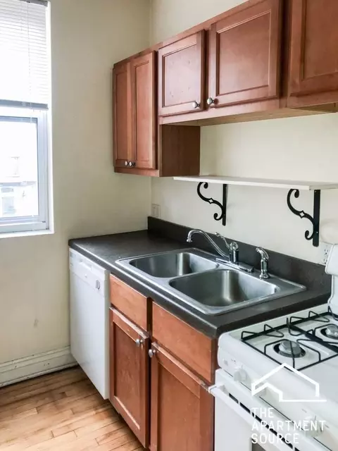 5208 N Leavitt St #2, Chicago, IL 60625
