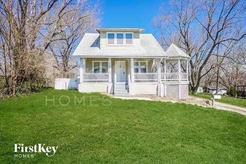 10816 E 27th St S, Independence, MO 64052