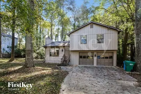 2884 Sawgrass Trl SW, Lilburn, GA 30047