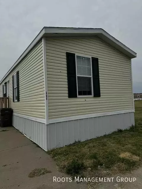 1010 Reservation Rd #G06, Hays, KS 67601
