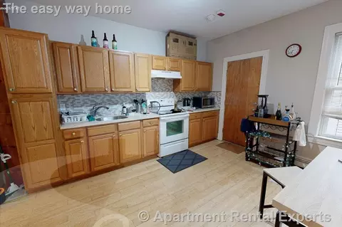 27 Portsmouth St #2, Cambridge, MA 02141