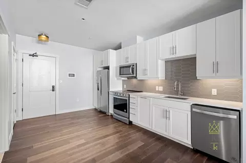 136 Babcock St #403, Brookline, MA 02446