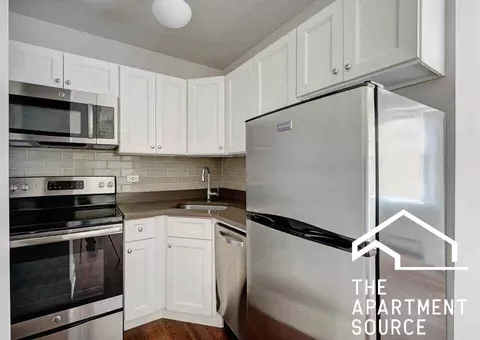 817 W Lakeside Pl #208, Chicago, IL 60640