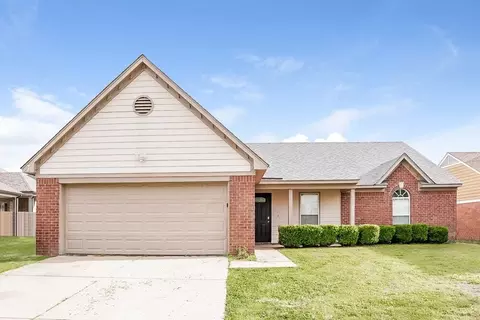 1656 Mary Payton Dr, Southaven, MS 38671