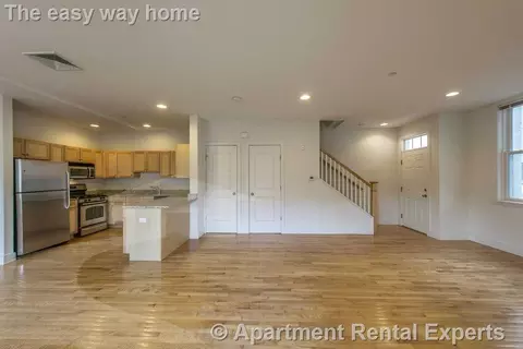 110 2nd St #PH04, Cambridge, MA 02142