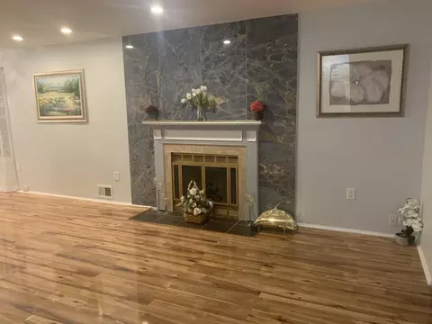 227 Lindsey Ct, Franklin Park, NJ 08823