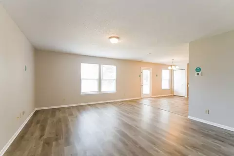 9322 W Dockside Cir, Pendleton, IN 46064 photo 5