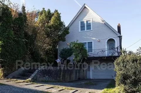 6220 S Perry St, Seattle, WA 98118