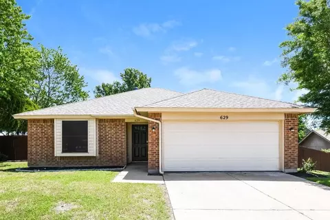 629 Ozark Ave, Burleson, TX 76028
