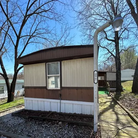 277 Silverdale Ln #30, Hollister, MO 65672
