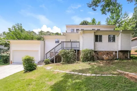 9227 Chestnut Lake Dr, Jonesboro, GA 30236