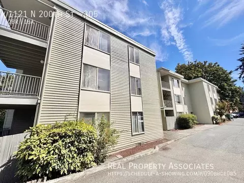 1121 N 200th St #305, Shoreline, WA 98133