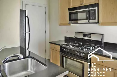 3810 N Sheffield Ave #2W, Chicago, IL 60613