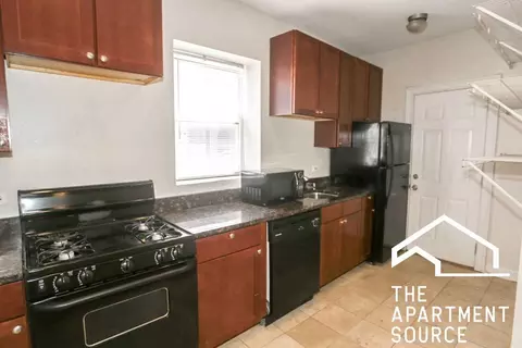 3928 N Pine Grove Ave #1W, Chicago, IL 60613