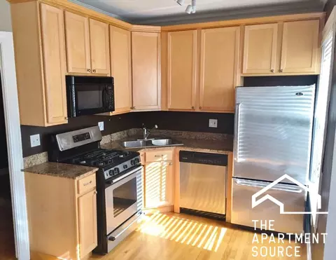 628 W Roscoe St #2S, Chicago, IL 60657