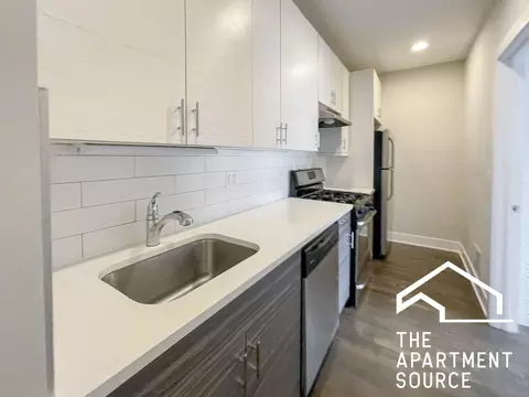 3919 N Janssen Ave #1E, Chicago, IL 60613