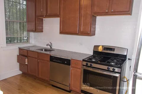 1607 W Berteau Ave #3, Chicago, IL 60613