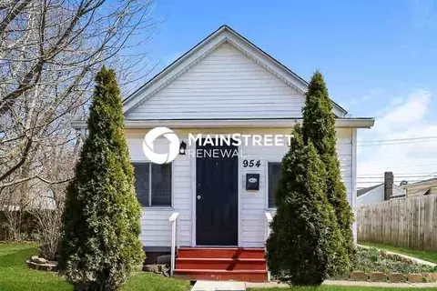 954 S 8th St, Noblesville, IN 46060
