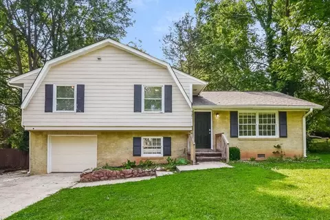 6681 Green Meadows Ln, Morrow, GA 30260