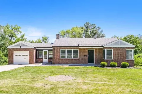 605 Plantmore Dr, Ferguson, MO 63135