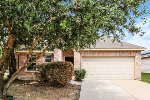10048 Iron Ridge Dr, Fort Worth, TX 76140