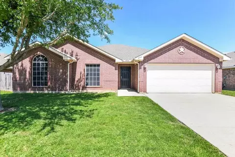 220 Arrowhead Dr, Burleson, TX 76028