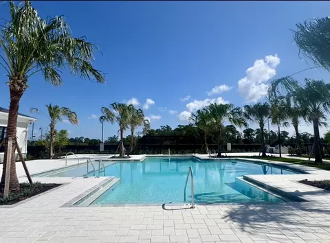42499 Us Highway 19 N #3, Tarpon Springs, FL 34689