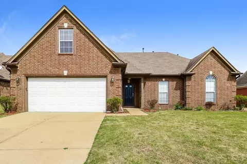 8374 Blue Ridge Dr, Southaven, MS 38672