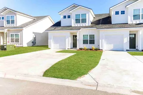 3013 Par Ln, Brunswick, GA 31525